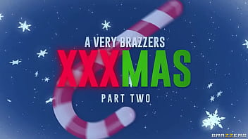 Rayakan Natal Panas Dengan Kira Noir Dan Holly Day Di Brazzers! Gunakan Kode Xvpromo Di Situs Resmi Untuk Diskon Menggoda.