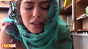 Gadis Arab Seksi Menggila Dengan Gaya Doggy Yang Bikin Panas