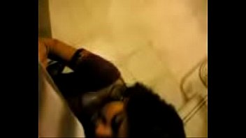 Gadis India Yang Menggoda Dengan Lekuk Tubuhnya Yang Memikat