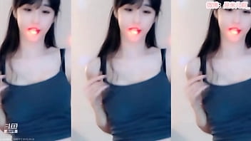 Em Gái Trung Bừng Lửa Quay Lưng Uốn éo Kích Thích Các Anh