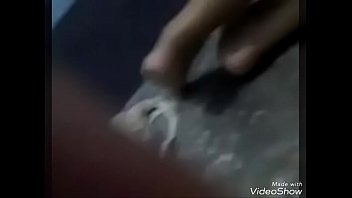 Pacar India Seksi Memamerkan Tubuhnya