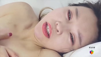 Model Cantik Uji Bakat Dengan Adegan Panas Intim