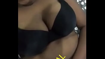 Gadis Desi Yang Menggoda