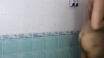 คลิปหลุดนักเรียนไทยเปลือยอาบน้ำแบบจับตา