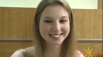 Sunny Lane Si Blonde Teler Ngesot Di Kamar Rumah Sakit!