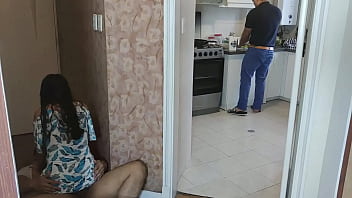 Istri Nakal Yang Tergila-gila Pada Kontol Gede Kakak Ipar, Sampai Rela Dientot Di Samping Suami Yang Lagi Masak