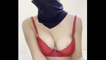 Gadis Arab Berhijab Pamer Payudara Besar Montok, Si Bidadari Berkerudung Yang Seksi Dan Menggoda