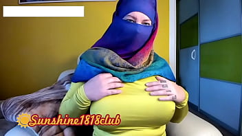 Gadis Muslim Berhijab Arab Dengan Payudara Besar Terekam Kamera 2 November