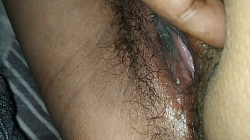 Istri Desi Yang Menggoda Dan Siap Memuaskan Hasrat