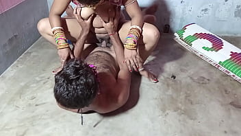 नींद में सोती बहन को चोदने का मज़ा
