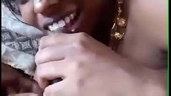 Gadis Seksi Dari Desa Yang Menggoda