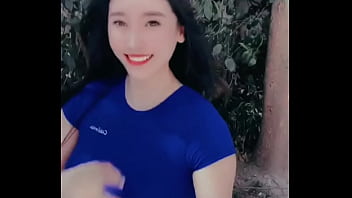 Gadis Asia Montok Dengan Payudara Dan Pantat Yang Menggoda