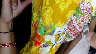 Bidadari Seksi Asuhan Sendiri, Cukur Bulu Kemaluan Di Rumah Saat Karantina