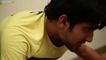 Guru Yoga Desi Yang Hot Bercinta Dengan Pemuda Gagah