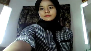 Jilbab Genit Yang Sange Berat Pamer Tubuh Seksi Dan Menggoda
