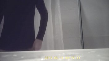 偷窥姐姐诗诗洗澡的私密瞬间