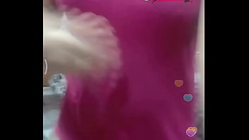Gadis Bigo Live | Tanpa Bra, Payudara Menggoda