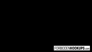Gadis-gadis Seksi Menggoda Dan Bercinta Dengan Saudara Tiri Mereka!