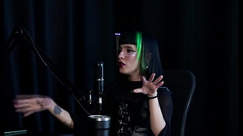 Dihukum Karena Video Mesum, Carol Rhcp Kehilangan Keperawanan Di Ranjang Ibunya