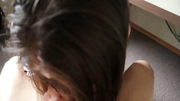 Pelayan Rusia Manis Yang Siap Melayani Kebutuhan Seksual
