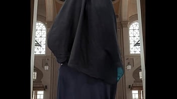 Mengintip Sensasi Di Balik Abaya Dan Hijab