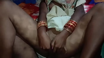 गीली चूत का रस निकाल दिया पेल
