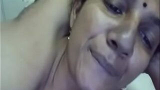 Bibi Tamil Bugil Pamer Payudara Montok Di Video Call Panas
