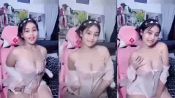 Dara Aulia Yang Cantik Dan Menggoda Di Live Streaming