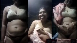 Gadis Berpayudara Besar Yang Malu-malu Telanjang Bulat Dalam Panggilan Video Mesra