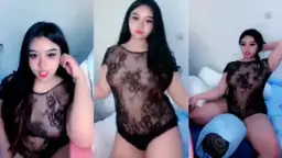 Helenacrln Menggoda Dengan Gaun Transparan Yang Membakar Nafsu