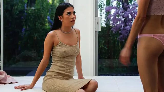 Pasangan Imut Meledakkan Ranjang Dengan Mila Marie Dan Sona Belle