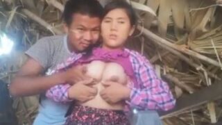Pria Mengisap Payudara Sebelum Meniduri Ibu Malam Dalam Adegan Panas Nepal