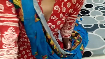 Ibu Tiri Desi Menggoda Anak Muda Dengan Rayuan Mesra Dan Suara Seru Hindi