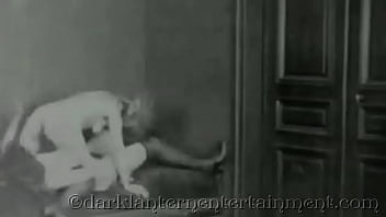 Gelapnya Ruang Kertas Tiongkok: Kisah Rahasia Dan Nafsu Tersembunyi Seorang Bangsawan Inggris Era Victoria