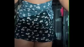 Gadis Cantik Yang Bikin Bergairah Saat Live