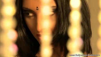 Tubuh Dewasa Alami Wanita India Yang Menggoda