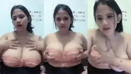Gadis Seksi Nanas Cantik Tampil Menggoda Di Live Streaming