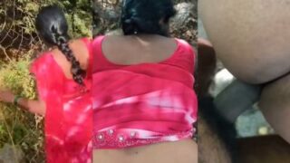 Video Mesum Wanita Desa Binal Beraksi Di Alam Terbuka – Bagian 1
