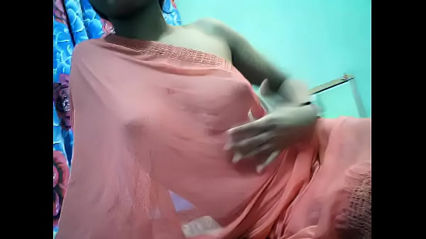 Tampilan Ranum Gadis Desi Panas Di Depan Kamera