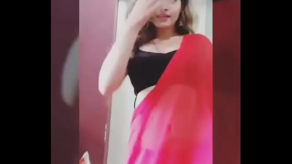 Istri Desi Seksi Menggoda Dengan Tarian Striptis Yang Bikin Panas
