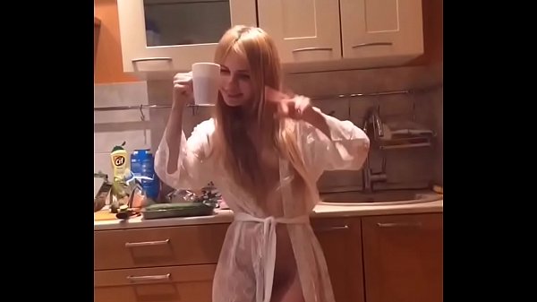 Alexandra Menggoda Di Dapur – Sorotan Terpanas Dari Vk Live