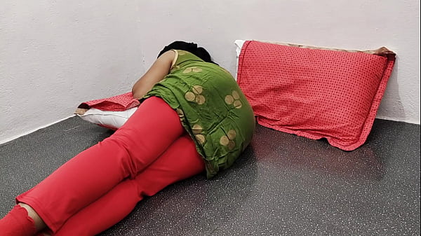 Pertama Kali Anal Seks Dengan Pasangan Menikah Dalam Adegan Seks Romantis Hindi