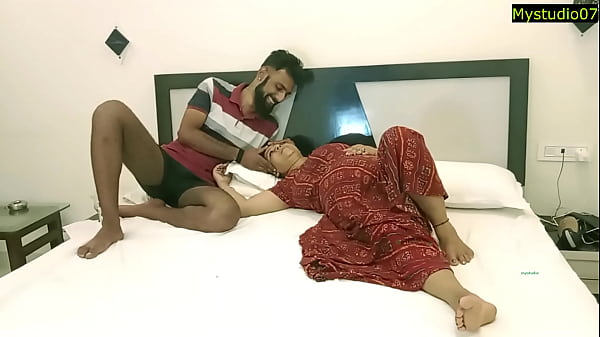 Bhabhi Panas Menggoda Bercinta Liar Dengan Suami