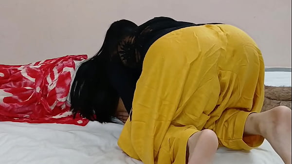 Bhabhi Yang Haus Dengan Memek Ketatnya Digoyang Dalam Video Seks Panas Berbahasa Hindi