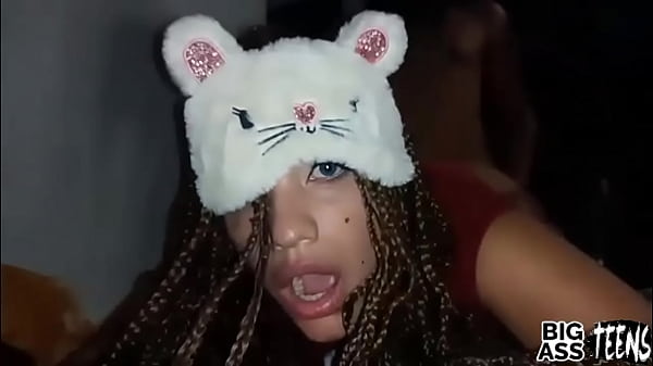 Tolong Isi Duburku Dengan Sperma Panas, Ayah Tiri Beruntung Menggila Di Pantat Besar Putri Tirinya