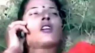 Gadis Punjab Digoyang Keras Di Ladang Terbuka