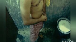 Kakak Ipar Menangkap Adik Ipar Lagi Asyik Ngentot Di Kamar Mandi