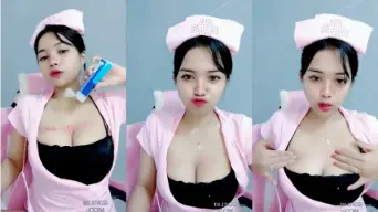 Kostum Perawat Seksi Dengan Perhiasan Gemerlap Dari Babyhoki