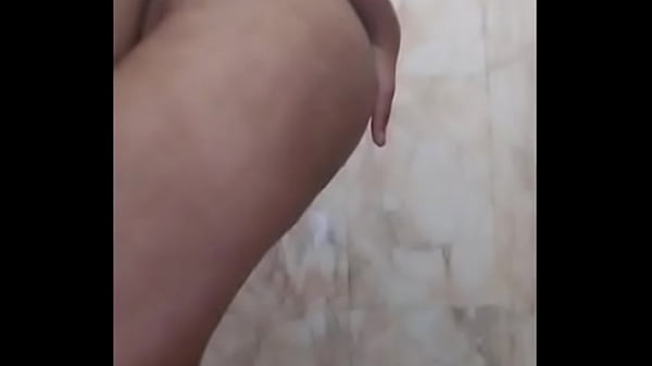 Kisah Panas Istri Muda India Masturbasi Di Kamar Mandi