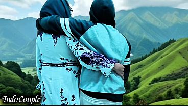 Istri Berhijab Yang Taat Menggoda Kekasih Gelapnya, Melahap Cairan Panas Saat Suaminya Asyik Berlibur Di Bali Bersama Wanita Simpanannya.